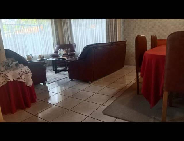 3 BEDROOM HOUSE FOR SALE IN KENSINGTON